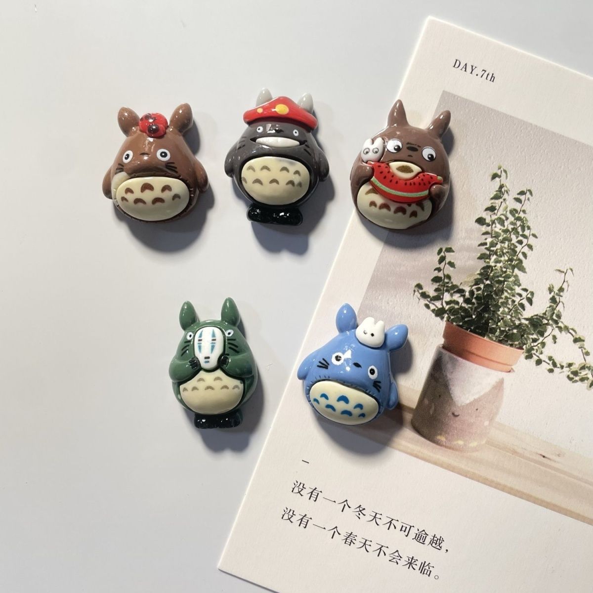 Home Decor Resin - แม่เหล็กติดตู้เย็นเรซินลายโทโตโร่ ตัวการ์ตูนน่ารัก สติ๊กเกอร์แม่เหล็กตกแต่งตู้เย็น ตกแต่งรูปภาพ ของตกแต่งบ้านและห้องครัว สร้างสรรค์